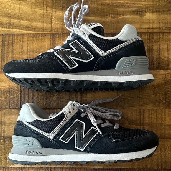 New Balance Black and White Classic 574 Sneakers Size 7 - Picture 4 of 11